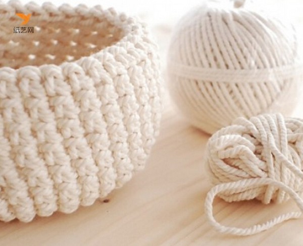 An introductory tutorial on hand knitting crochet - illustration of how to modify raw edges