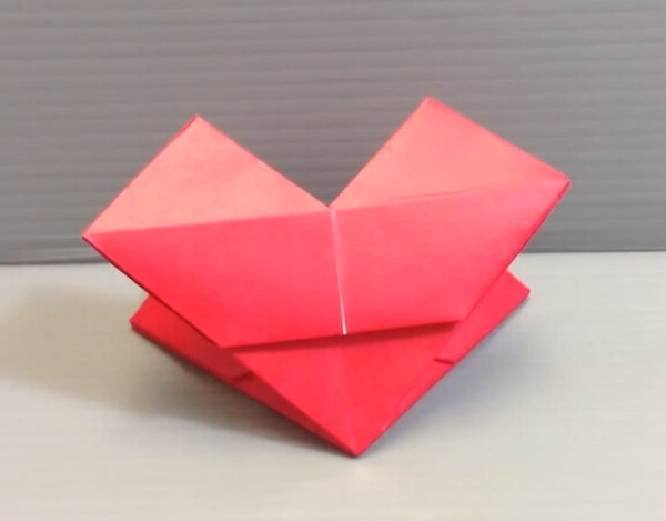 How to fold simple origami hearts for Valentines Day gifts