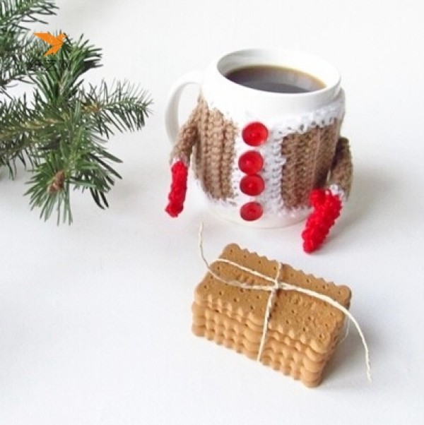 Pictures of handmade crochet cute glove-shaped cup sleeves