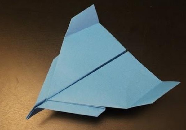 Paper Plane Encyclopedia teaches you step-by-step how to make origami planes quickly