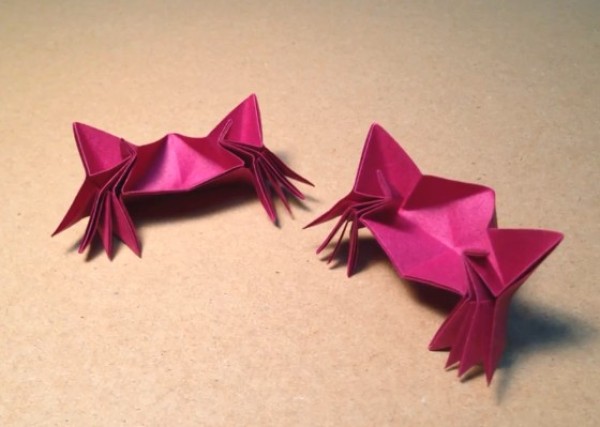 A comprehensive tutorial on origami crabs. Teach you step by step how to make origami crabs.