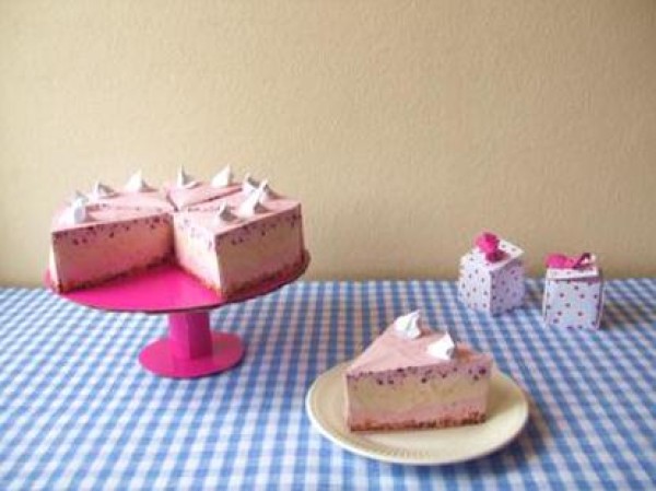 Illustrated tutorial for handmade origami cakes