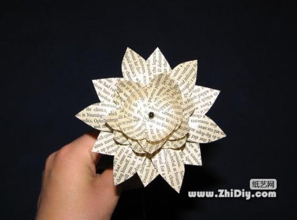 Book page paper flower art tutorial [actual picture]