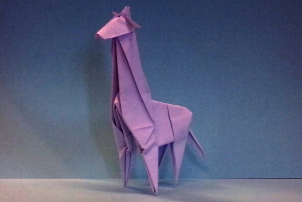 Origami video tutorial for making origami giraffe