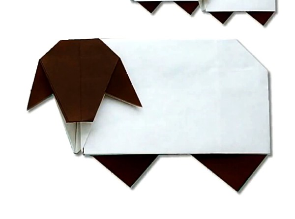 Video tutorial on how to fold a simple handmade origami sheep for the New Year of the Sheep