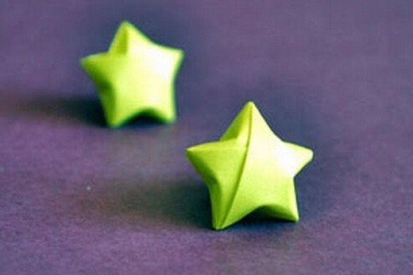 Video of how to fold paper stars, how to fold stars, how to make paper stars