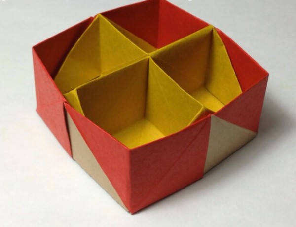 This tutorial teaches you how to fold a four-frame origami box.