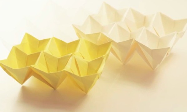 Easter origami egg tray teaches you how to make a set of Easter egg trays using hand-made origami methods.