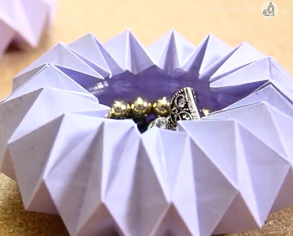 Origami lantern box tutorial