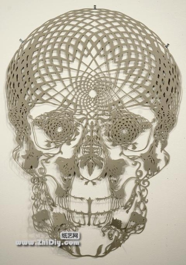 Incredible paper-cutting work