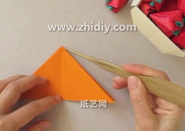 Origami strawberry video tutorial