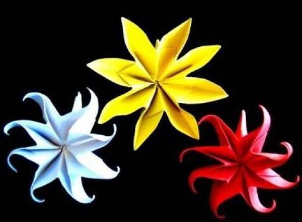 Origami Flower Tutorial teaches you step by step how to make simple origami jasmine flowers.