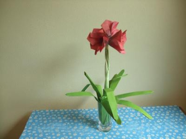 Origami Petunia Illustrated Tutorial