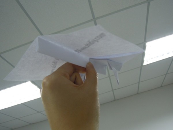 Origami Airplane Encyclopedia teaches you step-by-step how to fold a super-wing glider