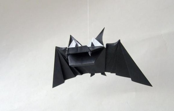 Halloween origami bat hand-making tutorial teaches you three-dimensional origami bat