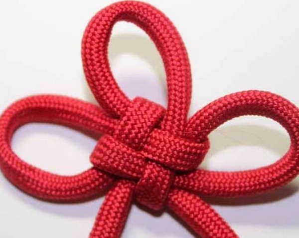 Illustrated video tutorial on how to weave Chinese knots teaches you how to weave a lucky clover knot