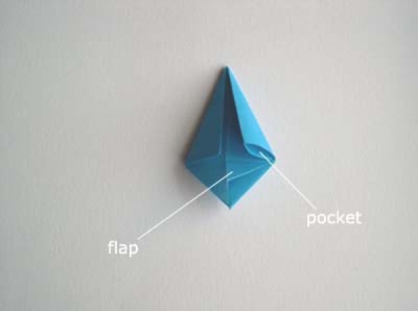 Making origami diamonds, essential small decorations for paper art works