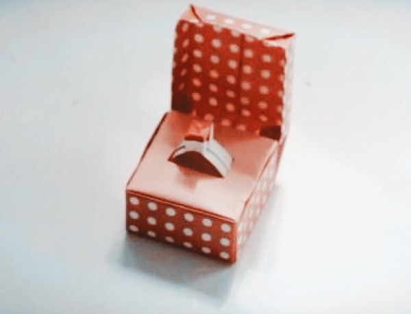 Video tutorial on how to fold Valentines Day origami rings and origami ring boxes