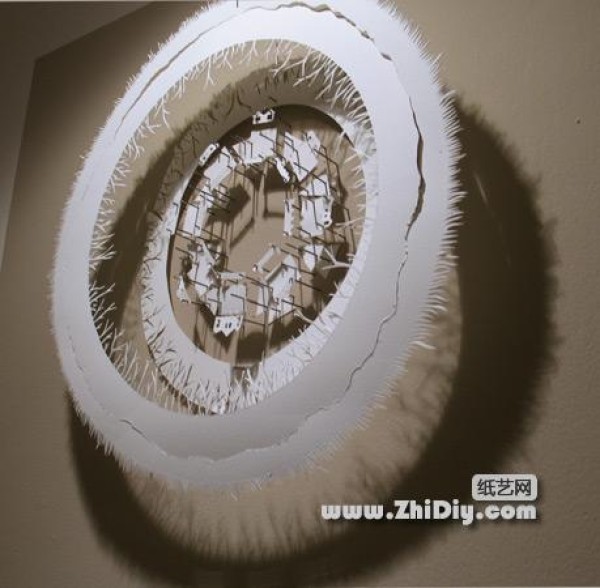 Unparalleled paper sculptures