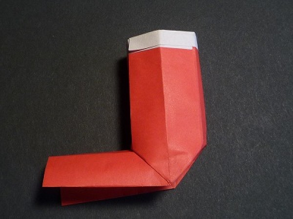 Origami tutorial for Santas boots for Christmas decorations