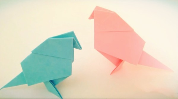 Origami Encyclopedia - Tutorial on how to fold a simple hand-made origami bird