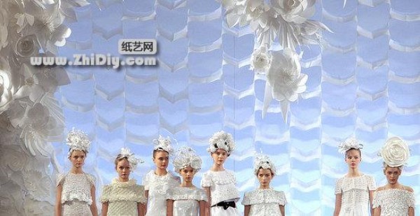 The World of Paper Flowers: Chanel 2009 Spring Fashion Design Exhibition