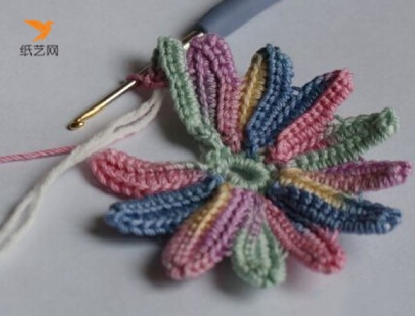 Handmade crochet colorful chrysanthemum weaving tutorial