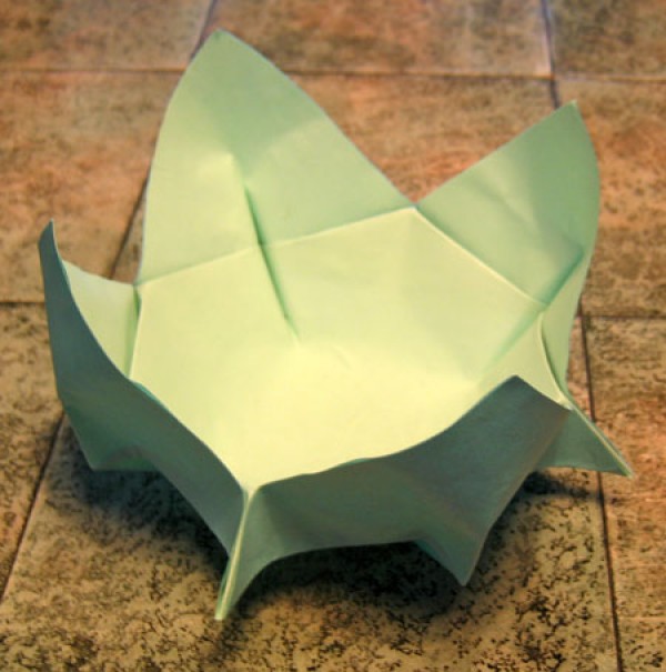 Origami tutorial for lotus lanterns for the Ghost Festival