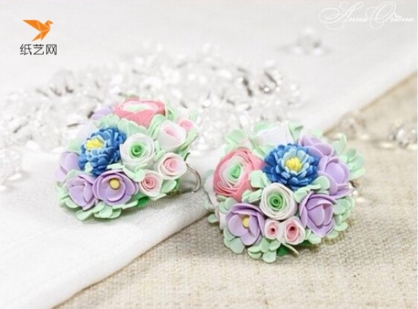 Tutorial on how to make sweet soft clay jewelry with small flower clusters by hand