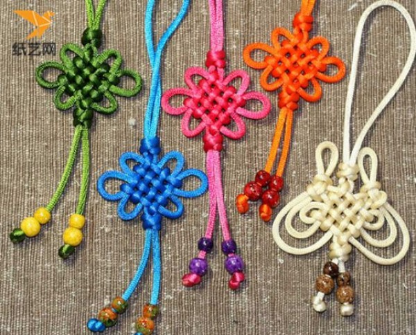 A complete collection of basic hand-knitting tutorials on Chinese knots: how to weave long knots