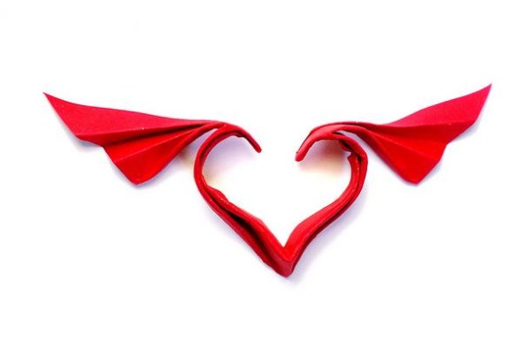 Valentines Day three-dimensional simple origami heart folding tutorial teaches you how to make origami heart