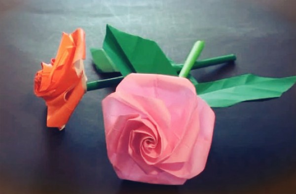 Origami rose step-by-step illustrated tutorial teaches you how to fold exquisite and simple Valentines Day origami roses