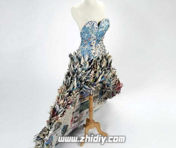 Clothing origami: Origami crane dress made from 1,000 waste newspapers