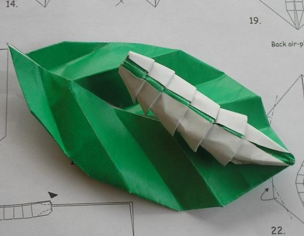 Origami silkworm baby on mulberry leaf origami drawing tutorial [Insect origami drawing]