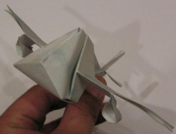 Origami Jet Plane Tutorial—Ching-Yu Hung