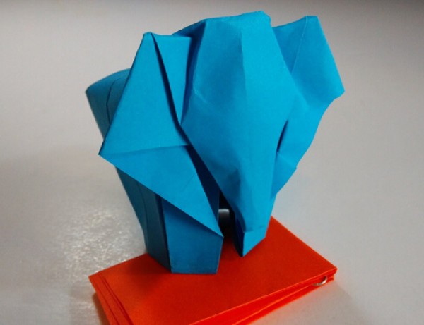 Fun three-dimensional origami elephant handcraft teaches you cute origami elephants