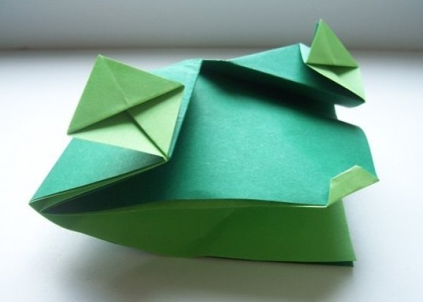 Tutorial on origami frog with movable mouth