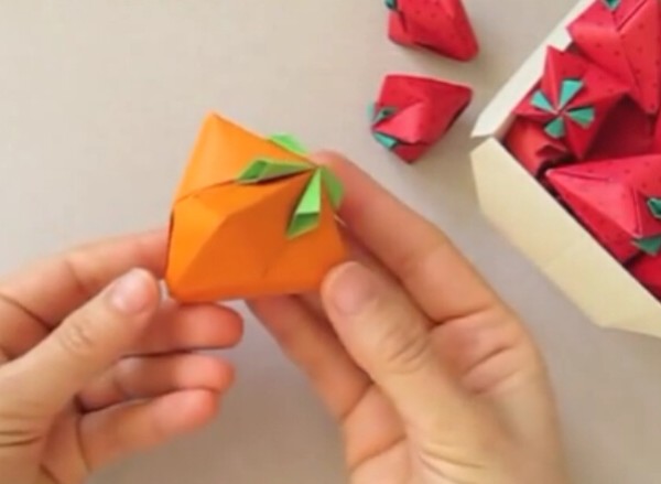 Origami strawberry video tutorial