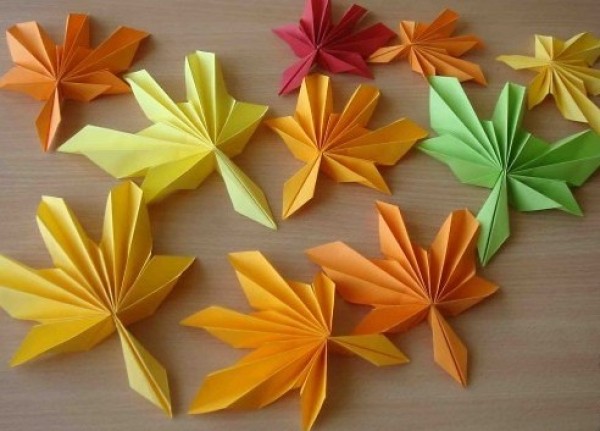 Origami corrugated maple leaf making tutorial