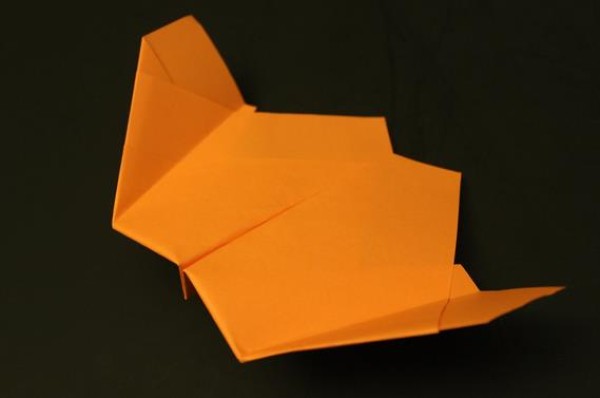 How to fold paper airplanes - new skyking tutorial on how to fold origami gliders