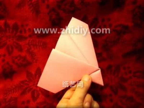 Illustrated tutorial on how to fold the Firemoth origami airplane