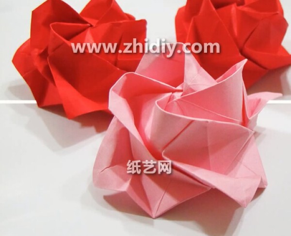 Tutorial on how to make four-corner Kawasaki roses by hand