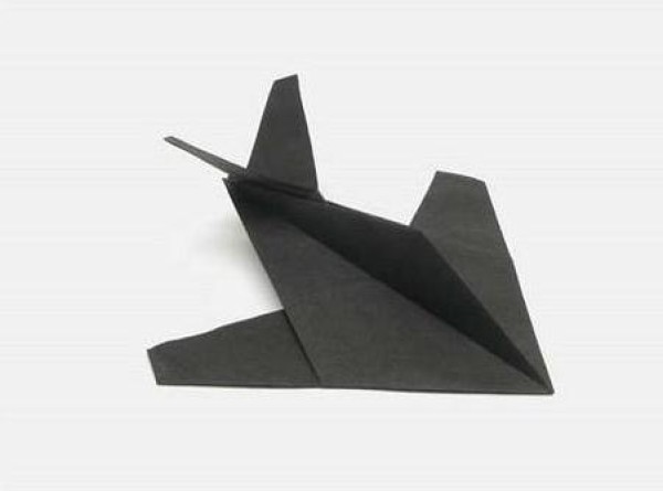 Origami video tutorial of paper airplane origami of stealth fighter