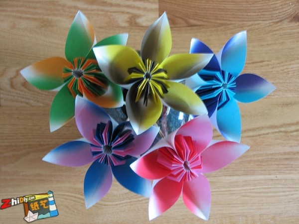 Appreciation of exquisite origami bouquets