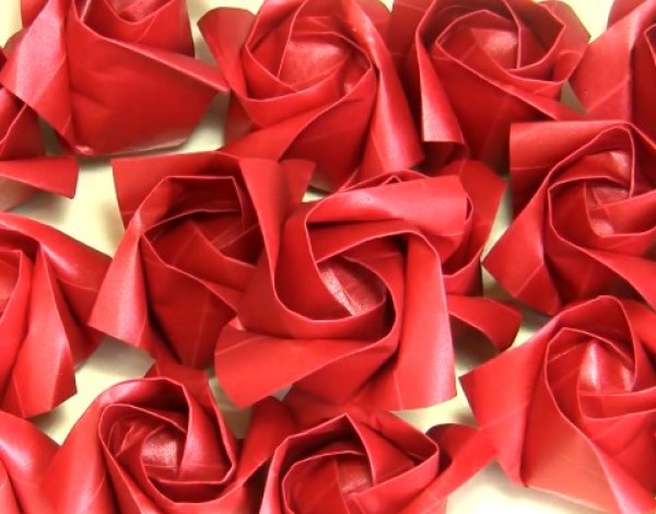 Origami rose tutorial teaches you how to fold the classic and simple Kawasaki rose