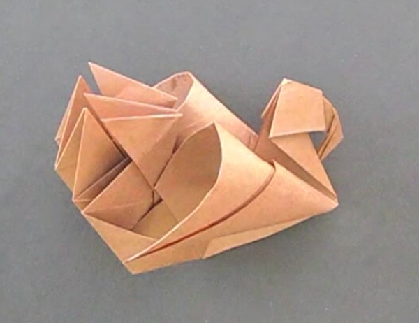 Tutorial on how to fold a three-dimensional origami turkey as a Thanksgiving gift. Teach you step by step how to make a turkey.