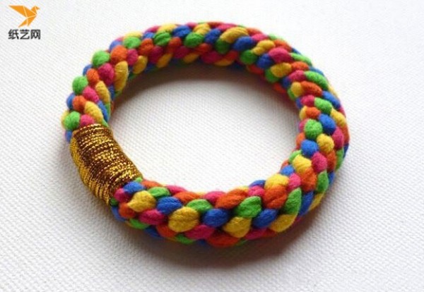 How to make a bracelet? Illustrated tutorial on how to make a hand-knitted colorful rope bracelet