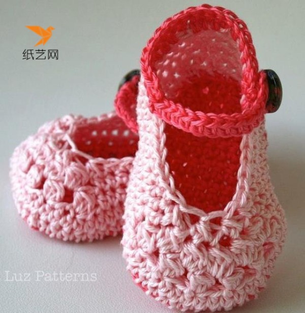 Illustrations of various knitting methods for baby shoes