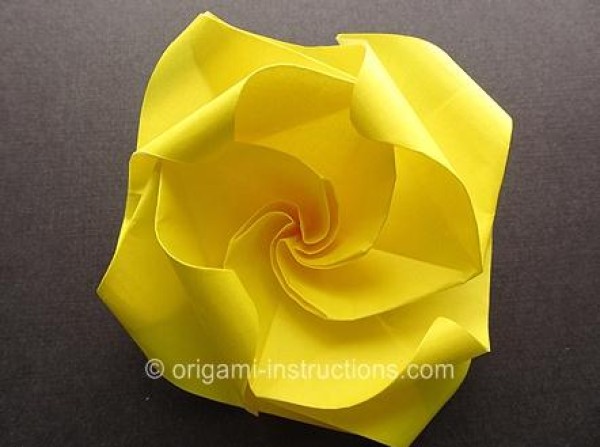 Simple folding method of origami rose new rotating origami rose tutorial