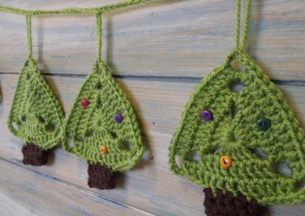 Crochet Christmas Tree DIY DIY teaches you how to crochet a Christmas tree